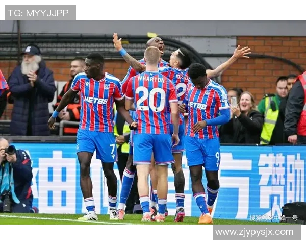 曼联主场失利阿斯顿维拉客场零封对手精彩回顾